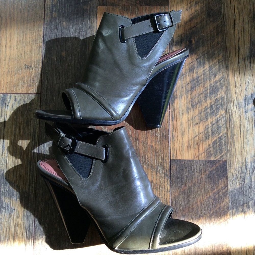 DEREK LAM Peep Toe Green Leather Booties Sz 7
